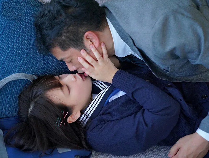 Thầy giáo trốn người vợ ngoại tình với cô học trò dễ thương