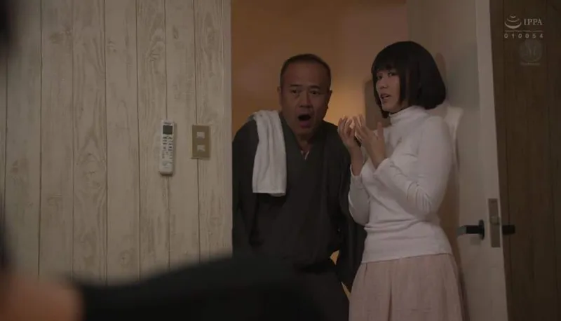 Bố ông chồng gài bẫy vợ sắp cưới của con trai để tống tình mỗi ngày