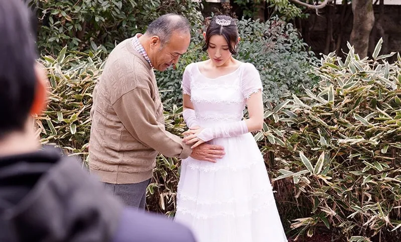 Chồng yêu quá yếu, vợ yêu dù yêu nhưng vẫn thường quan hệ với bố chồng yêu đến có thai