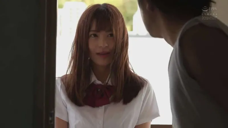 Gã nhà sát bên kinh tóm và cô nữ học sinh đáng thương