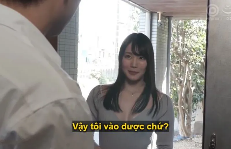 Người đàn ông giàu có mới dọn đến bị cô em gái xinh đẹp hàng xóm đã có chồng quyến rũ quan hệ tình dục.